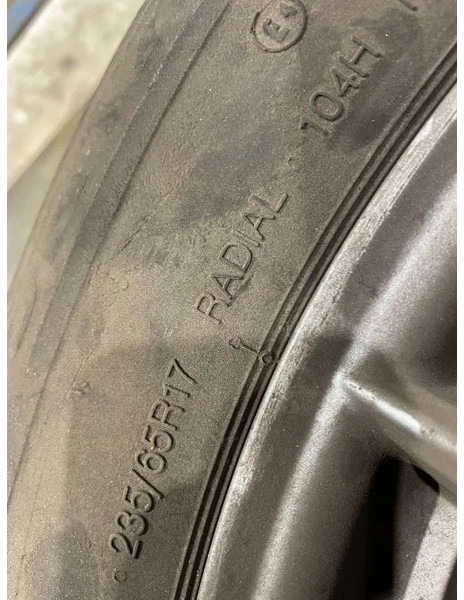Continental Continental banden met velgen 235/65 R17 - Шини і диски в категорії Легкові автомобілі: фото 4 Continental Continental banden met velgen 235/65 R17 - Шини і диски в категорії Легкові автомобілі: фото 4