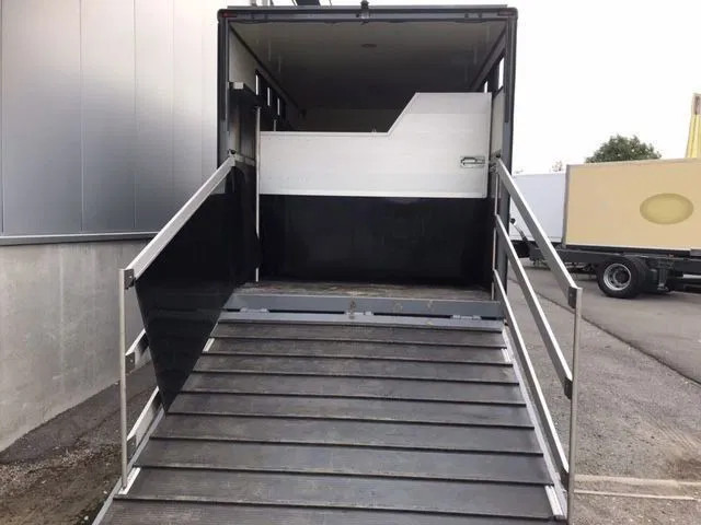 Mercedes-Benz Atego 1018 *Cruise control*Airco*Achteruitrijcamera*elektrische ruiten - Коневоз: фото 3 Mercedes-Benz Atego 1018 *Cruise control*Airco*Achteruitrijcamera*elektrische ruiten - Коневоз: фото 3