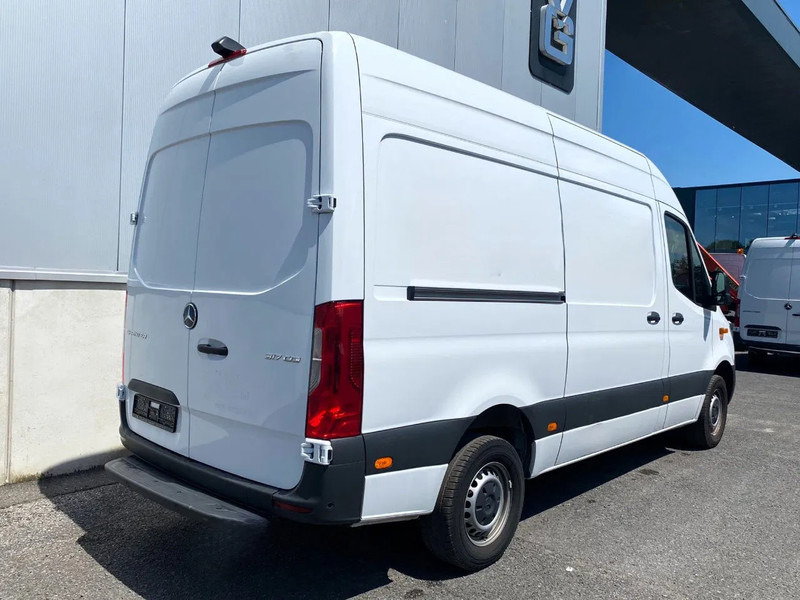 Mercedes-Benz Sprinter 317 CDI*L2H2*360°CAMERA*TEMPOMAT*NAVIGATIE*STOELVERWARMING* - Суцільнометалевий фургон: фото 2 Mercedes-Benz Sprinter 317 CDI*L2H2*360°CAMERA*TEMPOMAT*NAVIGATIE*STOELVERWARMING* - Суцільнометалевий фургон: фото 2