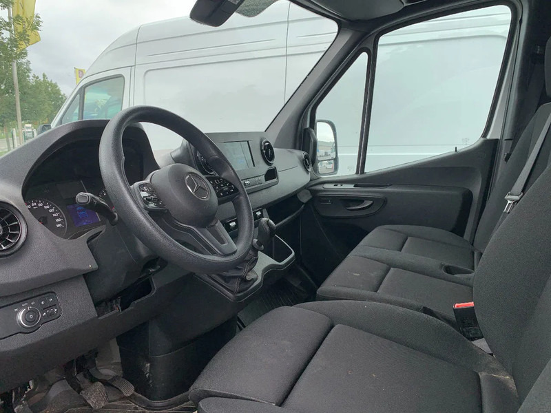 Mercedes-Benz Sprinter 317 CDI*L2H2*360°CAMERA*TEMPOMAT*NAVIGATIE*STOELVERWARMING* - Суцільнометалевий фургон: фото 3 Mercedes-Benz Sprinter 317 CDI*L2H2*360°CAMERA*TEMPOMAT*NAVIGATIE*STOELVERWARMING* - Суцільнометалевий фургон: фото 3