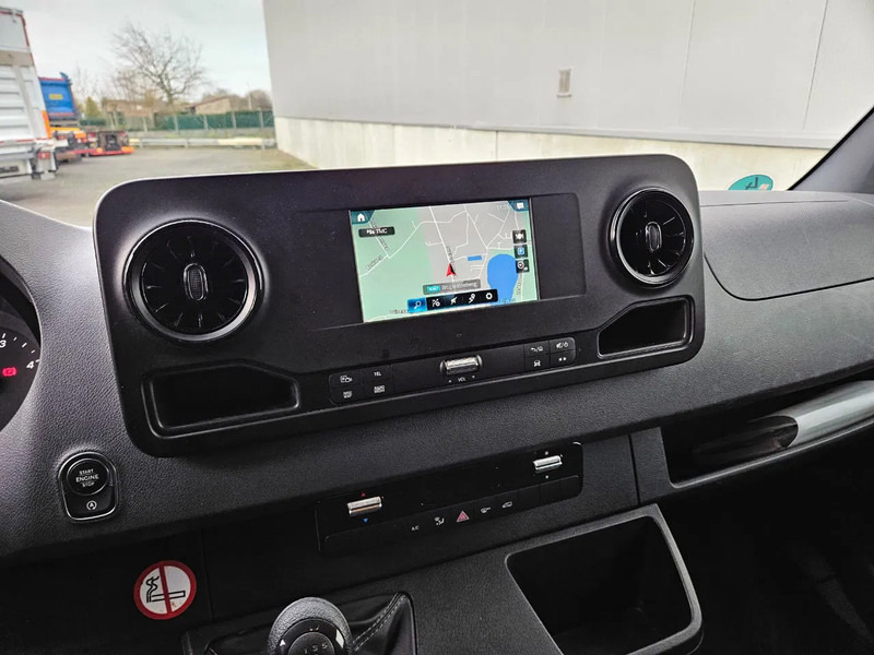 Mercedes-Benz Sprinter 317 L2H2*Achteruitrijcamera*360°camera*Zetelverwarming* - Суцільнометалевий фургон: фото 5 Mercedes-Benz Sprinter 317 L2H2*Achteruitrijcamera*360°camera*Zetelverwarming* - Суцільнометалевий фургон: фото 5
