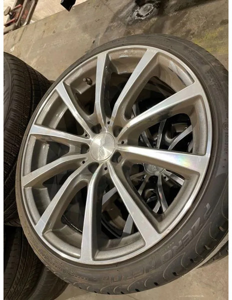Pirelli *Brock velgen met Pirelli banden *235/35 ZR19 - Шини і диски в категорії Легкові автомобілі: фото 1 Pirelli *Brock velgen met Pirelli banden *235/35 ZR19 - Шини і диски в категорії Легкові автомобілі: фото 1