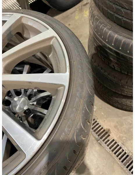 Pirelli *Brock velgen met Pirelli banden *235/35 ZR19 - Шини і диски в категорії Легкові автомобілі: фото 3 Pirelli *Brock velgen met Pirelli banden *235/35 ZR19 - Шини і диски в категорії Легкові автомобілі: фото 3