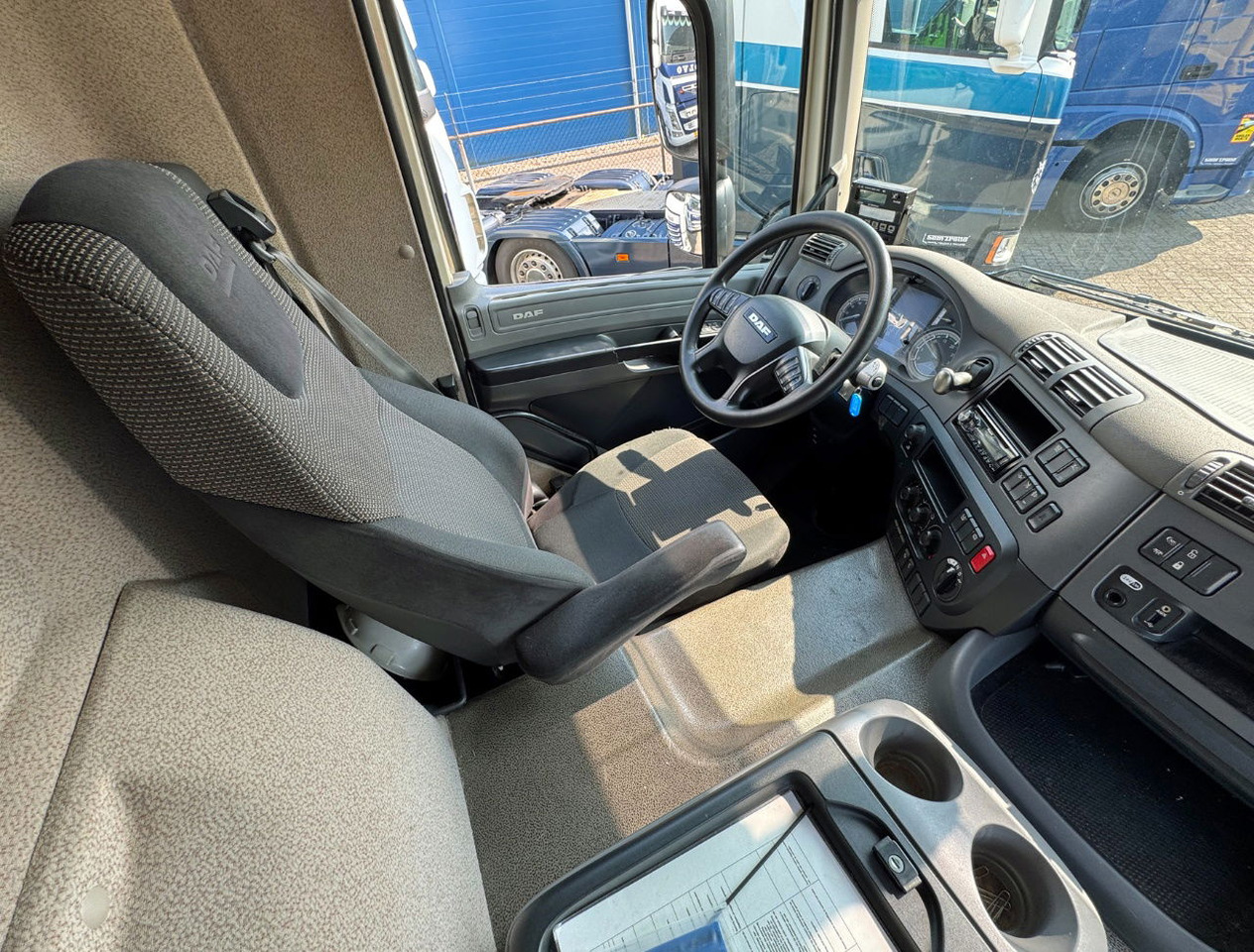 Рефрижератор вантажівка DAF CF 250 Carrier Supra 1150 Multi Temp 561.000 KM Tail Lift NL Truck: фото 9
