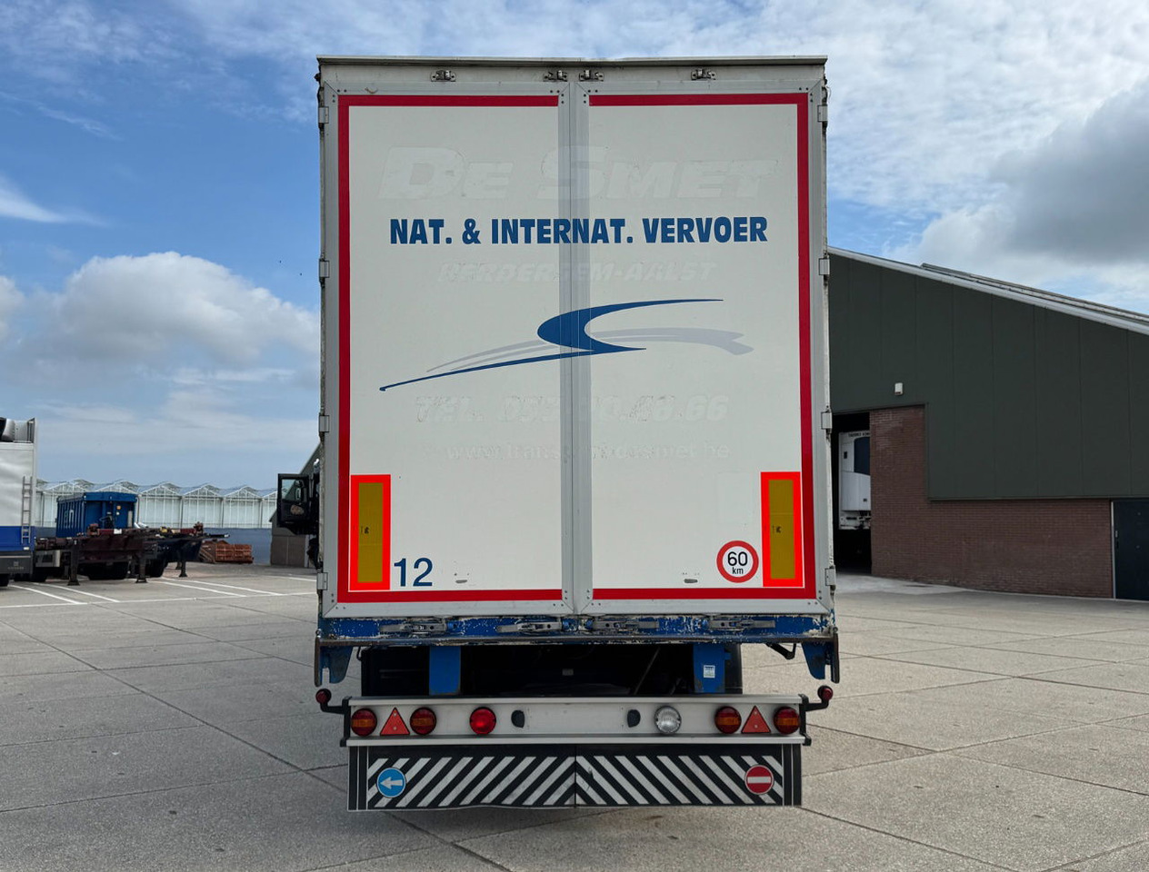Renders 3 Axle Disc Brakes Lift Axle Nice Chassis Wooden Floor Sliding Roof - Тентований напівпричіп: фото 4 Renders 3 Axle Disc Brakes Lift Axle Nice Chassis Wooden Floor Sliding Roof - Тентований напівпричіп: фото 4