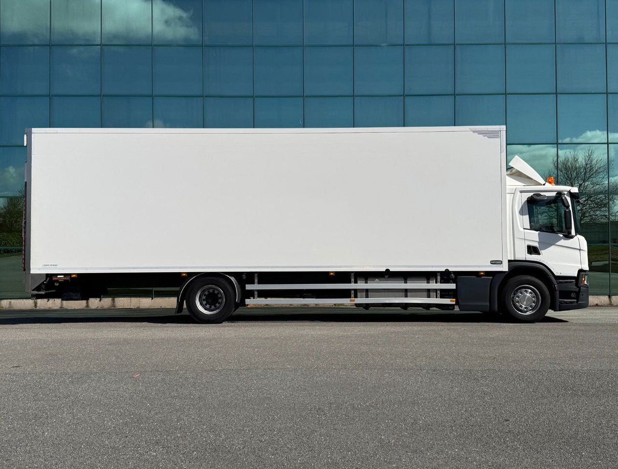 Scania P320 Heiwo 16 Karrenbak 275 CM Hoog Kachel 2.500 KG Klep Super Staat - Вантажівка з закритим кузовом: фото 5 Scania P320 Heiwo 16 Karrenbak 275 CM Hoog Kachel 2.500 KG Klep Super Staat - Вантажівка з закритим кузовом: фото 5