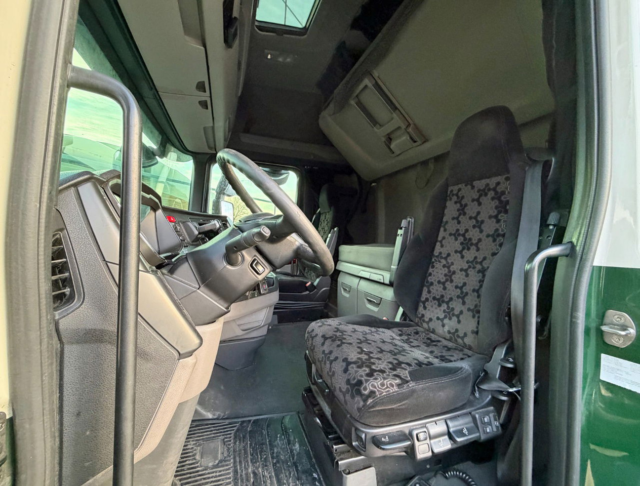 Рефрижератор вантажівка Scania S450 Full AIR Retarder VAN Beurden Isolated BOX Hydrarolls TRS Cooling NL-Truck: фото 7 Рефрижератор вантажівка Scania S450 Full AIR Retarder VAN Beurden Isolated BOX Hydrarolls TRS Cooling NL-Truck: фото 7