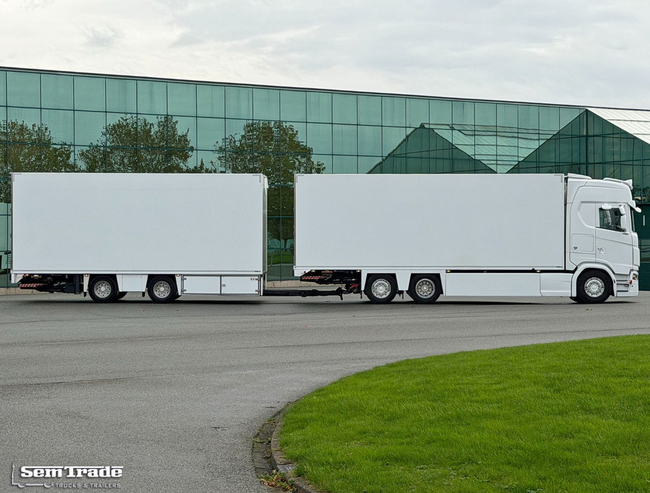 Scania S660 V8 Retarder Full Options 50CC VAN Beurden Boxes 2x Lift Super Condition - Рефрижератор вантажівка: фото 5 Scania S660 V8 Retarder Full Options 50CC VAN Beurden Boxes 2x Lift Super Condition - Рефрижератор вантажівка: фото 5