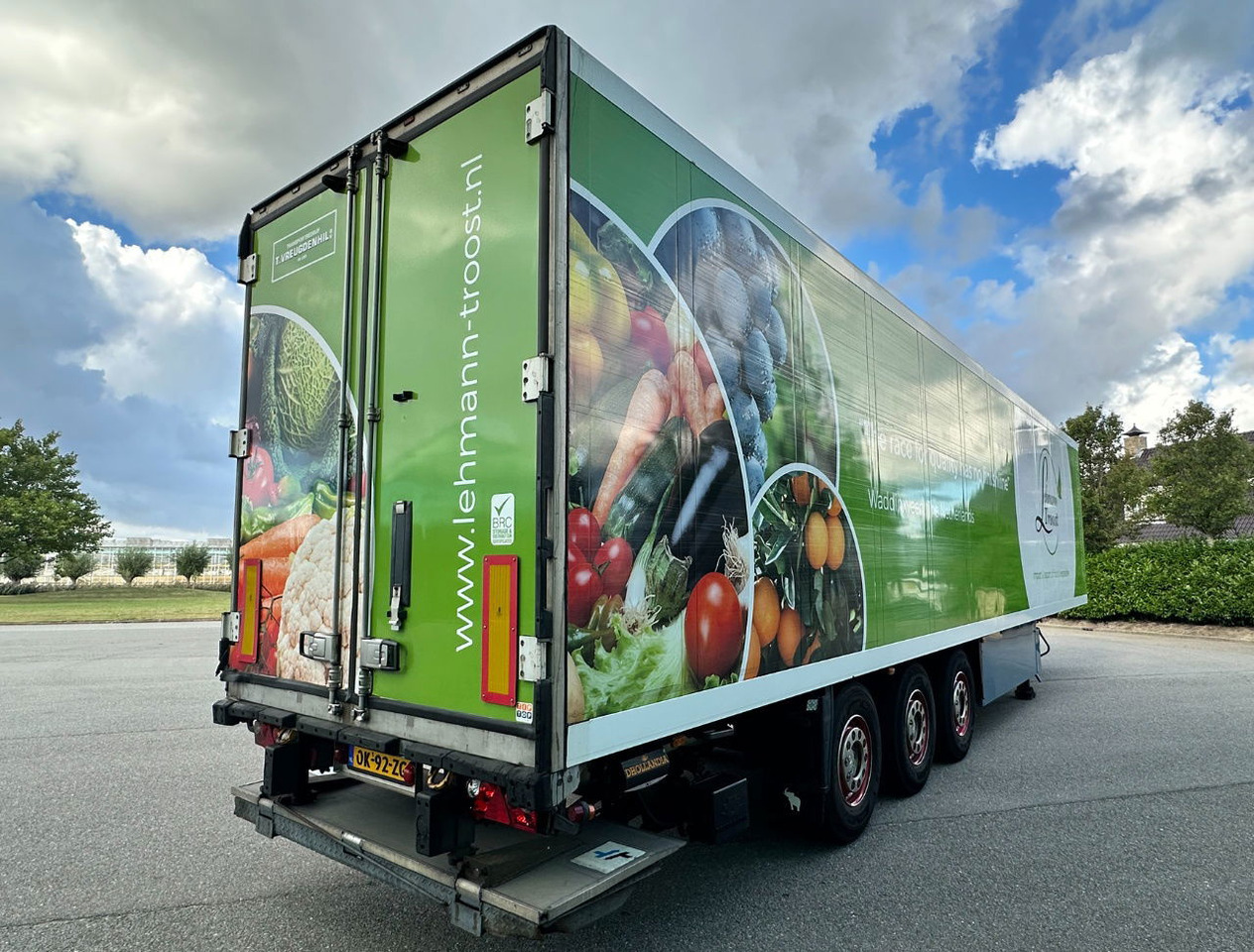 Schmitz Cargobull SKO 24 Thermo King SLX 200 Only 3645 Engine Hours 2X Lift Axle Flowerwide 270 CM High Inside Tail Lift NL-Trailer - Рефрижератор напівпричіп: фото 4 Schmitz Cargobull SKO 24 Thermo King SLX 200 Only 3645 Engine Hours 2X Lift Axle Flowerwide 270 CM High Inside Tail Lift NL-Trailer - Рефрижератор напівпричіп: фото 4