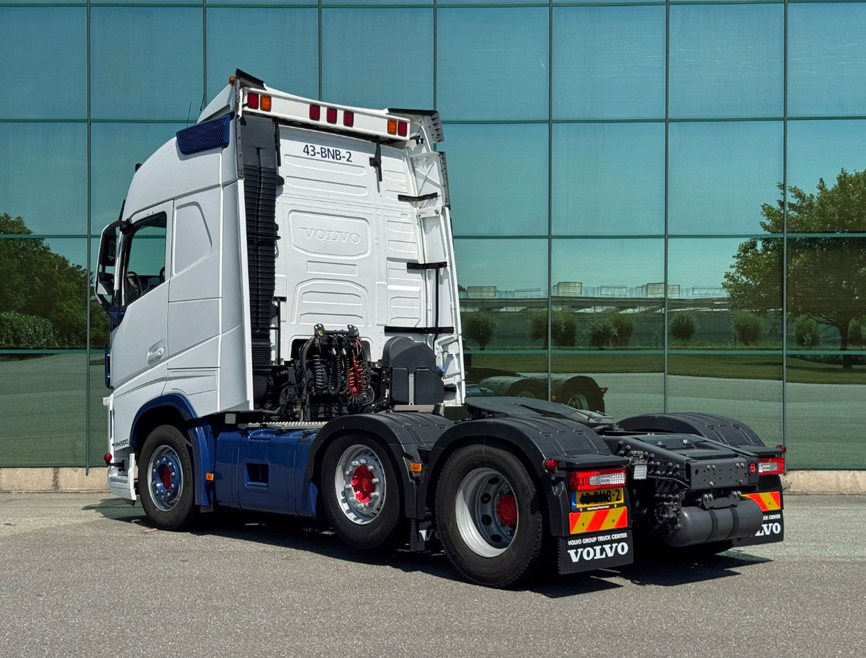 Volvo FH 500 6X2 Globetrotter 2x Tanks Only 667.000 KM Super Condition NL Truck - Тягач: фото 3 Volvo FH 500 6X2 Globetrotter 2x Tanks Only 667.000 KM Super Condition NL Truck - Тягач: фото 3