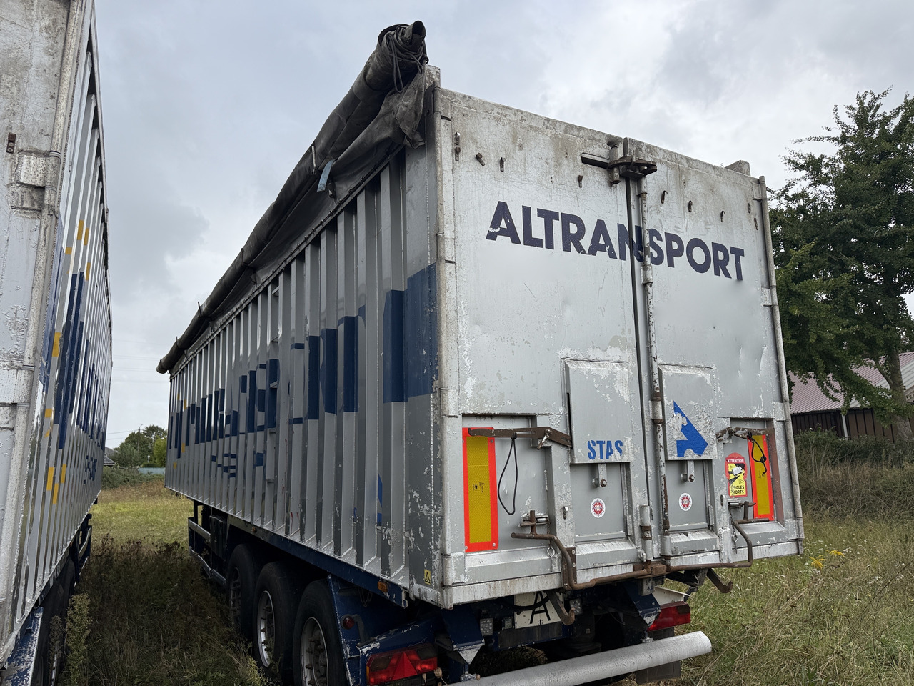 STAS 67m3 ADR classes EX II. FL. OX. AT - Самоскид напівпричіп: фото 3 STAS 67m3 ADR classes EX II. FL. OX. AT - Самоскид напівпричіп: фото 3