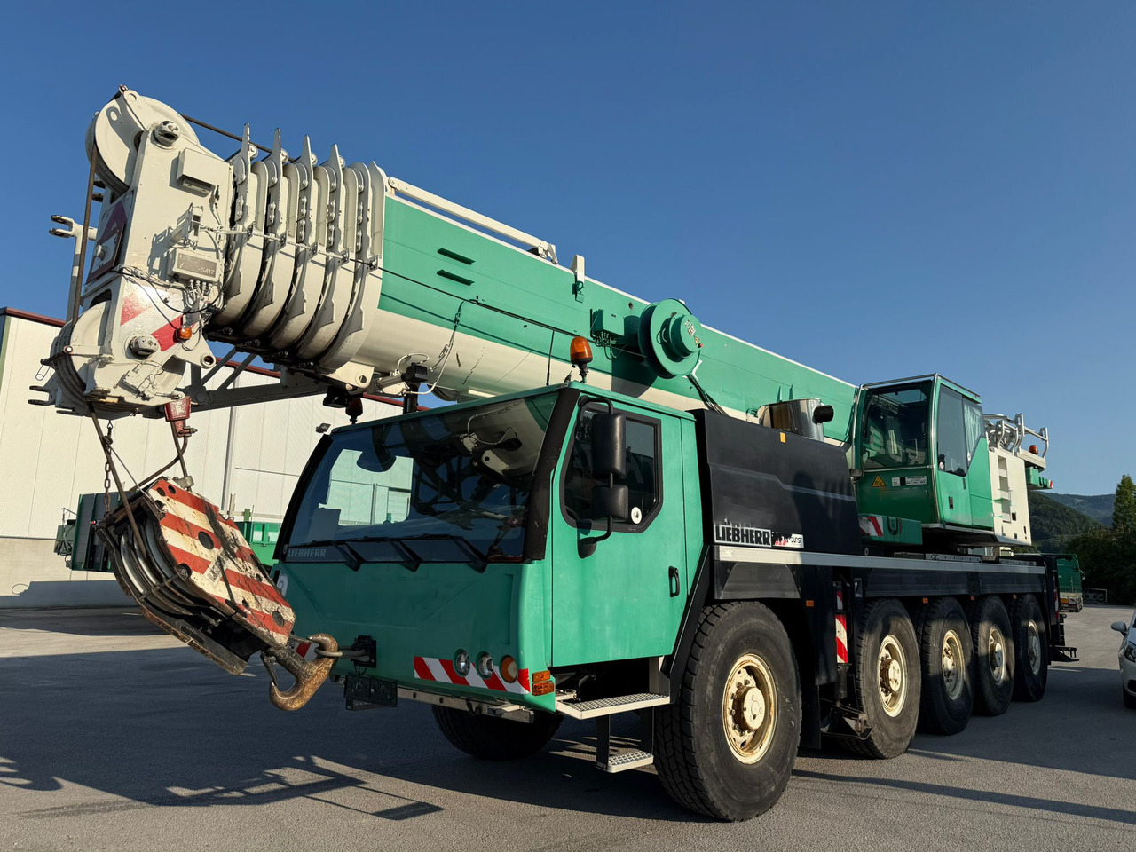 LIEBHERR LTM 1100-5.2 - Автокран: фото 1 LIEBHERR LTM 1100-5.2 - Автокран: фото 1