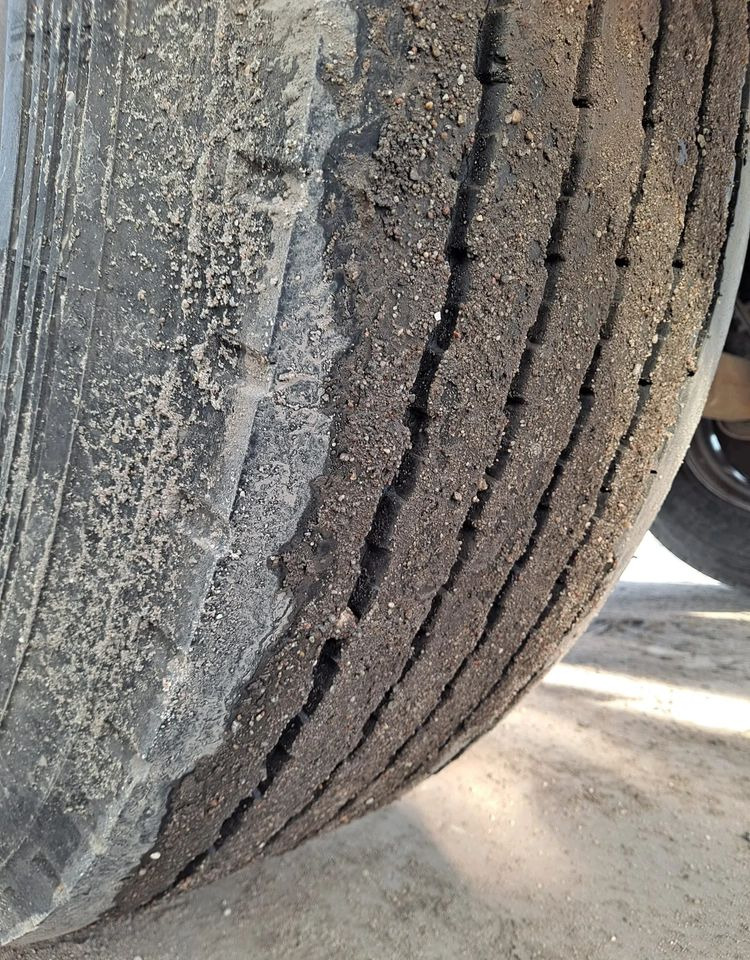 Krone Przyczepa KRONE Budowlanka - Бортовий причіп/ Платформа: фото 4 Krone Przyczepa KRONE Budowlanka - Бортовий причіп/ Платформа: фото 4