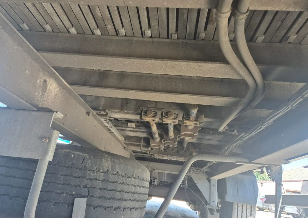 З рухомою підлогою напівпричіп Stas Naczepa STAS ruchoma podłoga 92m: фото 9 З рухомою підлогою напівпричіп Stas Naczepa STAS ruchoma podłoga 92m: фото 9