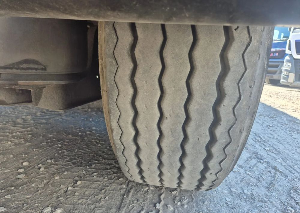 З рухомою підлогою напівпричіп Stas Naczepa STAS ruchoma podłoga 92m: фото 11 З рухомою підлогою напівпричіп Stas Naczepa STAS ruchoma podłoga 92m: фото 11