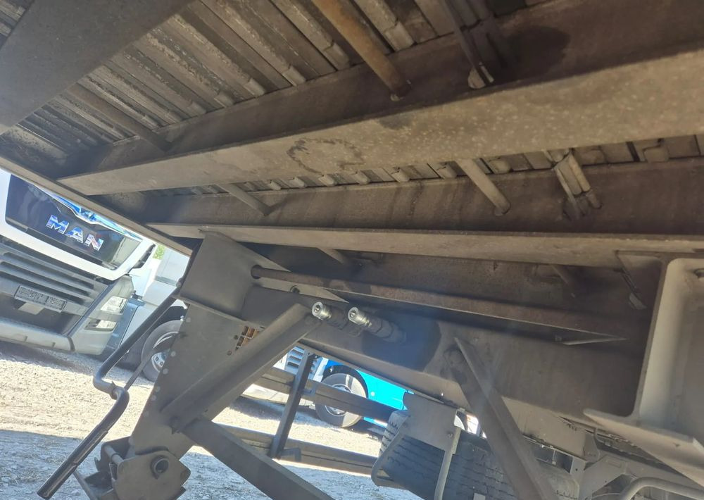 З рухомою підлогою напівпричіп Stas Naczepa STAS ruchoma podłoga 92m: фото 14 З рухомою підлогою напівпричіп Stas Naczepa STAS ruchoma podłoga 92m: фото 14