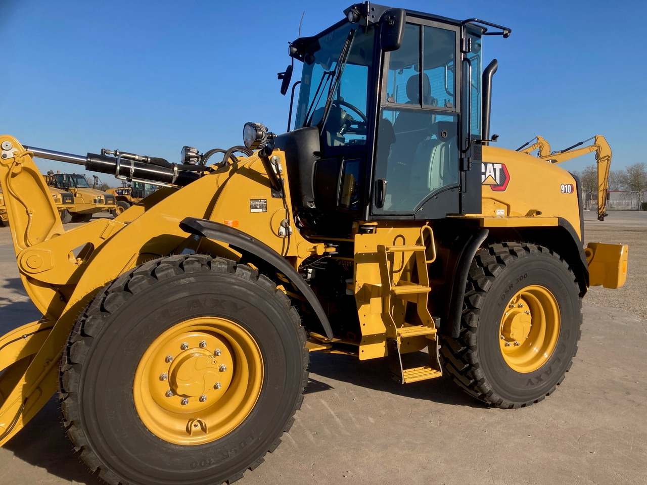 CATERPILLAR 910 - Колісний навантажувач: фото 2 CATERPILLAR 910 - Колісний навантажувач: фото 2