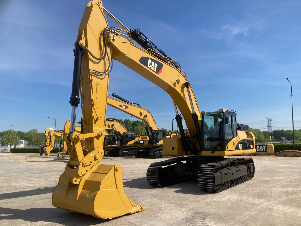 Caterpillar 330DL - Гусеничний екскаватор: фото 3 Caterpillar 330DL - Гусеничний екскаватор: фото 3
