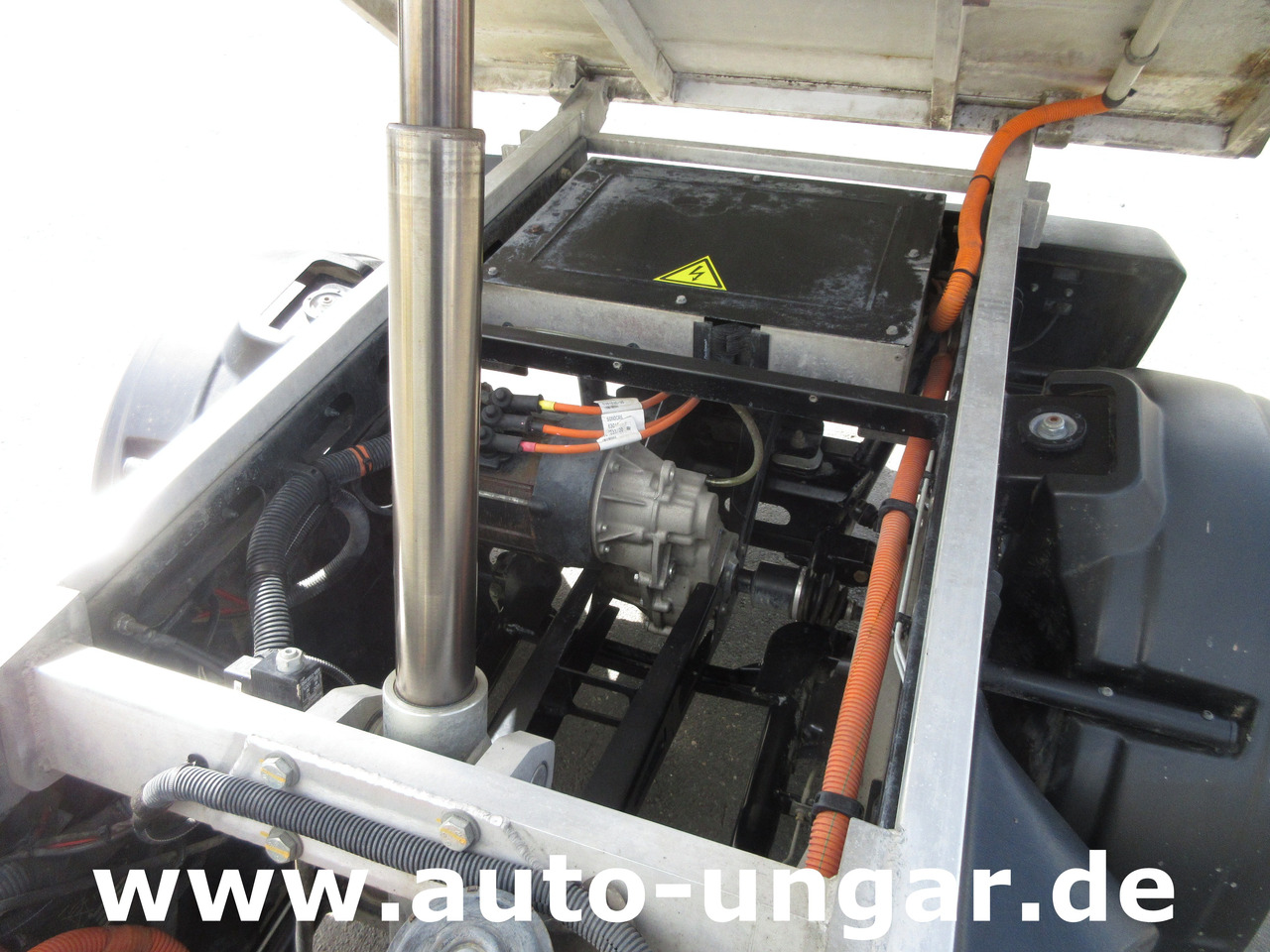 GOUPIL G5 Kipper lange Pritsche AHK Bordwanderhöhung Elektrofahrzeug - Компактний вантажний електромобіль: фото 5 GOUPIL G5 Kipper lange Pritsche AHK Bordwanderhöhung Elektrofahrzeug - Компактний вантажний електромобіль: фото 5