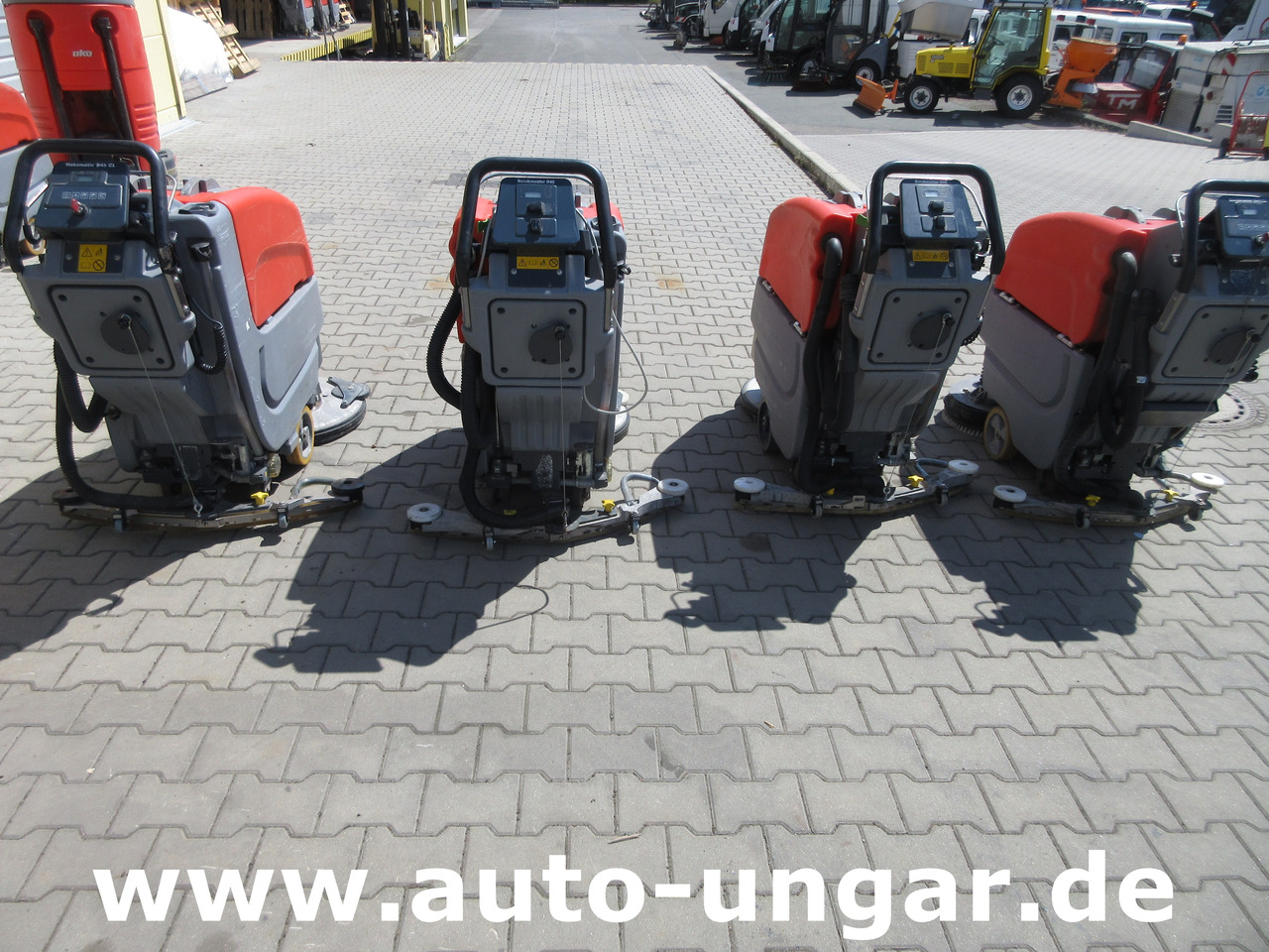 Hako B45 Scheuersaugmaschine B45CL eigener Antrieb Scrubber - Підлогомийна машина: фото 2 Hako B45 Scheuersaugmaschine B45CL eigener Antrieb Scrubber - Підлогомийна машина: фото 2