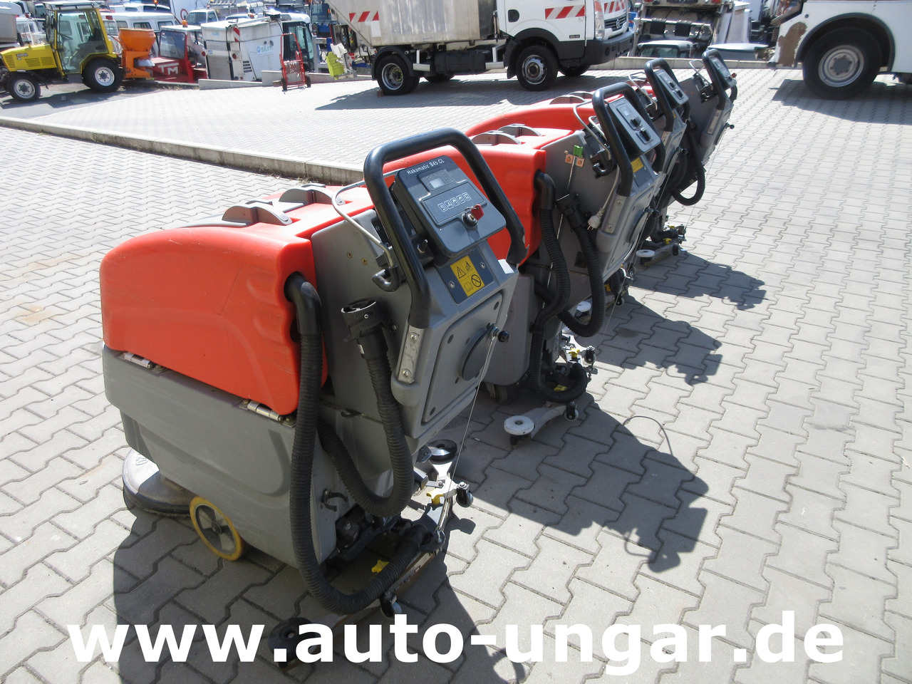 Hako B45 Scheuersaugmaschine B45CL eigener Antrieb Scrubber - Підлогомийна машина: фото 3 Hako B45 Scheuersaugmaschine B45CL eigener Antrieb Scrubber - Підлогомийна машина: фото 3