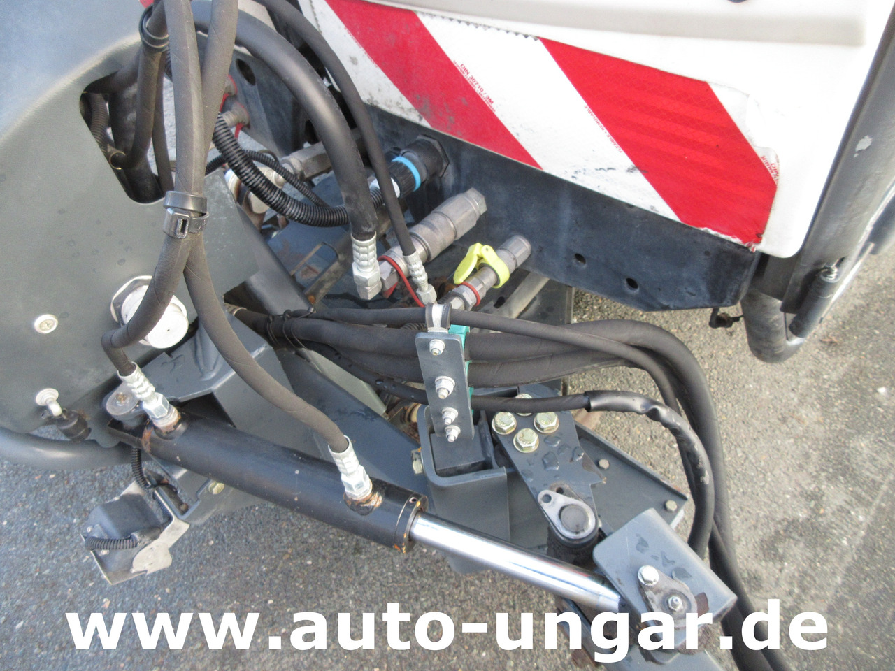 Hako CityMaster CM2000 2 Besen Baujahr 2015 Kehrmaschine 4-Rad-Lenkung - Підмітально-прибиральна машина: фото 5 Hako CityMaster CM2000 2 Besen Baujahr 2015 Kehrmaschine 4-Rad-Lenkung - Підмітально-прибиральна машина: фото 5