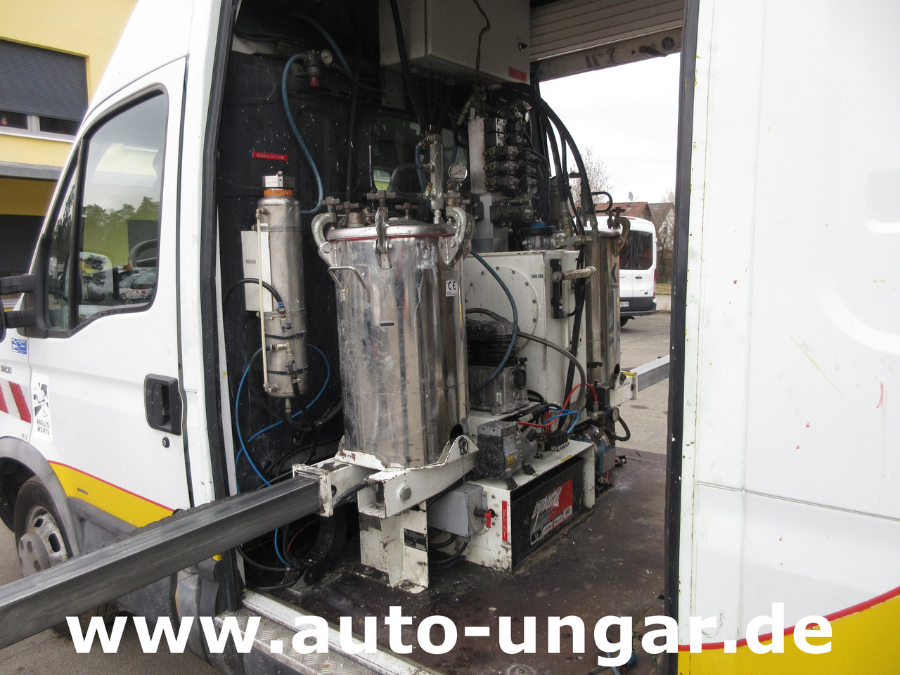 Iveco 50C15 Jetline Graco LineLazer Markiermaschine Hofmann Roadmarking Machine - Асфальтоукладальна машина: фото 4 Iveco 50C15 Jetline Graco LineLazer Markiermaschine Hofmann Roadmarking Machine - Асфальтоукладальна машина: фото 4