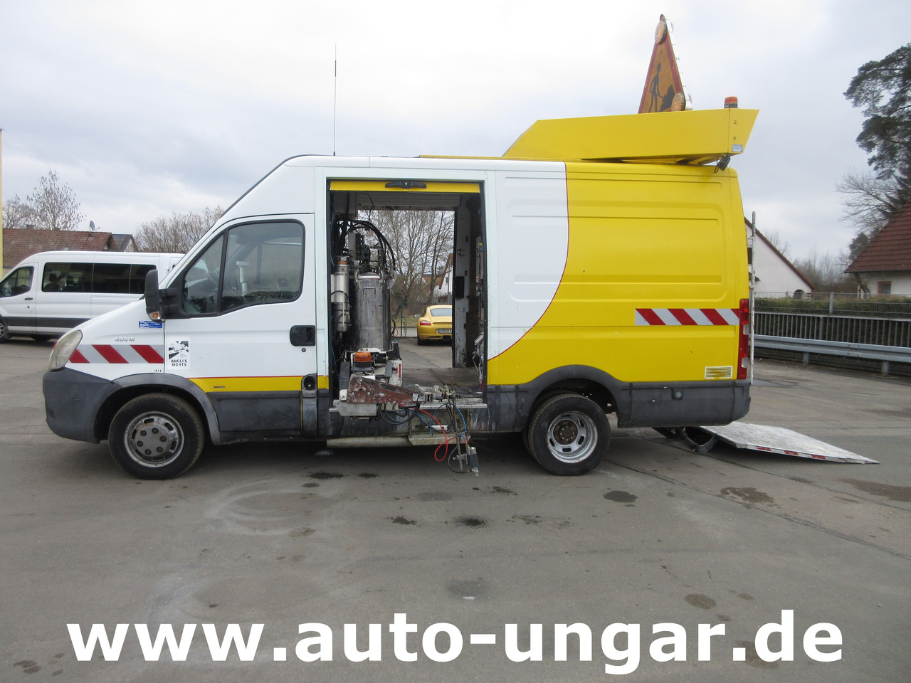 Iveco 50C15 Jetline Graco LineLazer Markiermaschine Hofmann Roadmarking Machine - Асфальтоукладальна машина: фото 2 Iveco 50C15 Jetline Graco LineLazer Markiermaschine Hofmann Roadmarking Machine - Асфальтоукладальна машина: фото 2