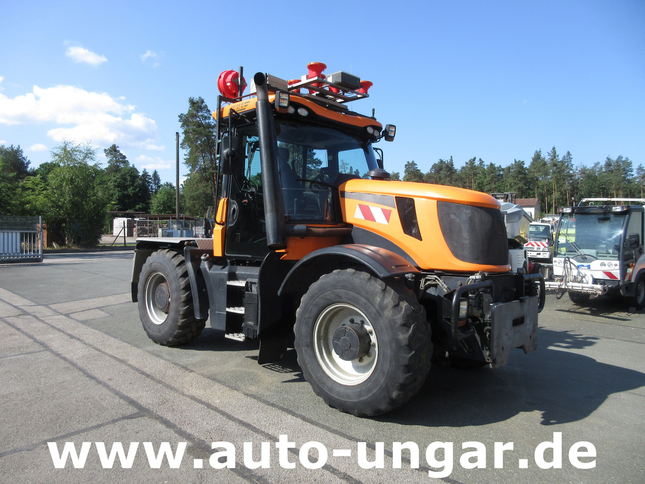 JCB Landpower Fastrac HMV 3200 Bj. 2009 80km/h 4x4 2x PTO 195PS - Трактор: фото 1 JCB Landpower Fastrac HMV 3200 Bj. 2009 80km/h 4x4 2x PTO 195PS - Трактор: фото 1