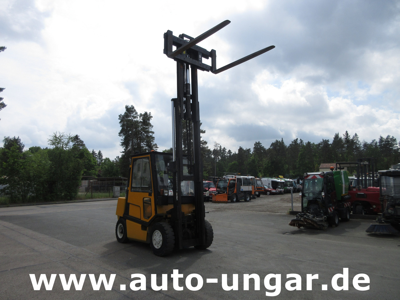JUNGHEINRICH DFG 40 Diesel Gabelstapler 4.000kg Freihub Steinbock Yale Still Boss - Дизельний навантажувач: фото 2 JUNGHEINRICH DFG 40 Diesel Gabelstapler 4.000kg Freihub Steinbock Yale Still Boss - Дизельний навантажувач: фото 2