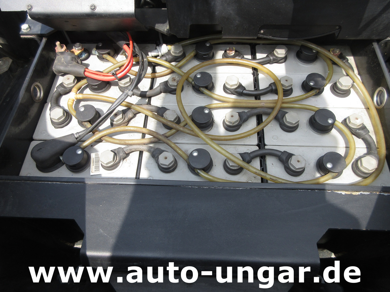 Підмітально-прибиральна машина KÄRCHER KM 100/100 RBP Pack 1.280-112.0 elektrische Parkplatzkehrmaschine Hallenkehrmaschine Elektro: фото 13