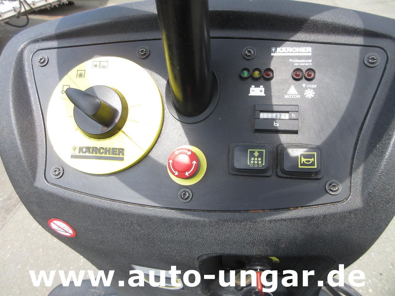 Підмітально-прибиральна машина KÄRCHER KM 100/100 RBP Pack 1.280-112.0 elektrische Parkplatzkehrmaschine Hallenkehrmaschine Elektro: фото 9