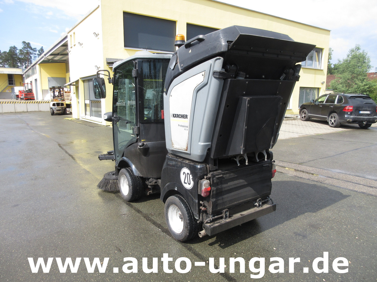 KÄRCHER MC 50 Advanced MIC 50 Professional Kleinkehrmaschine 4x4 Geräteträger - Підмітально-прибиральна машина: фото 5 KÄRCHER MC 50 Advanced MIC 50 Professional Kleinkehrmaschine 4x4 Geräteträger - Підмітально-прибиральна машина: фото 5