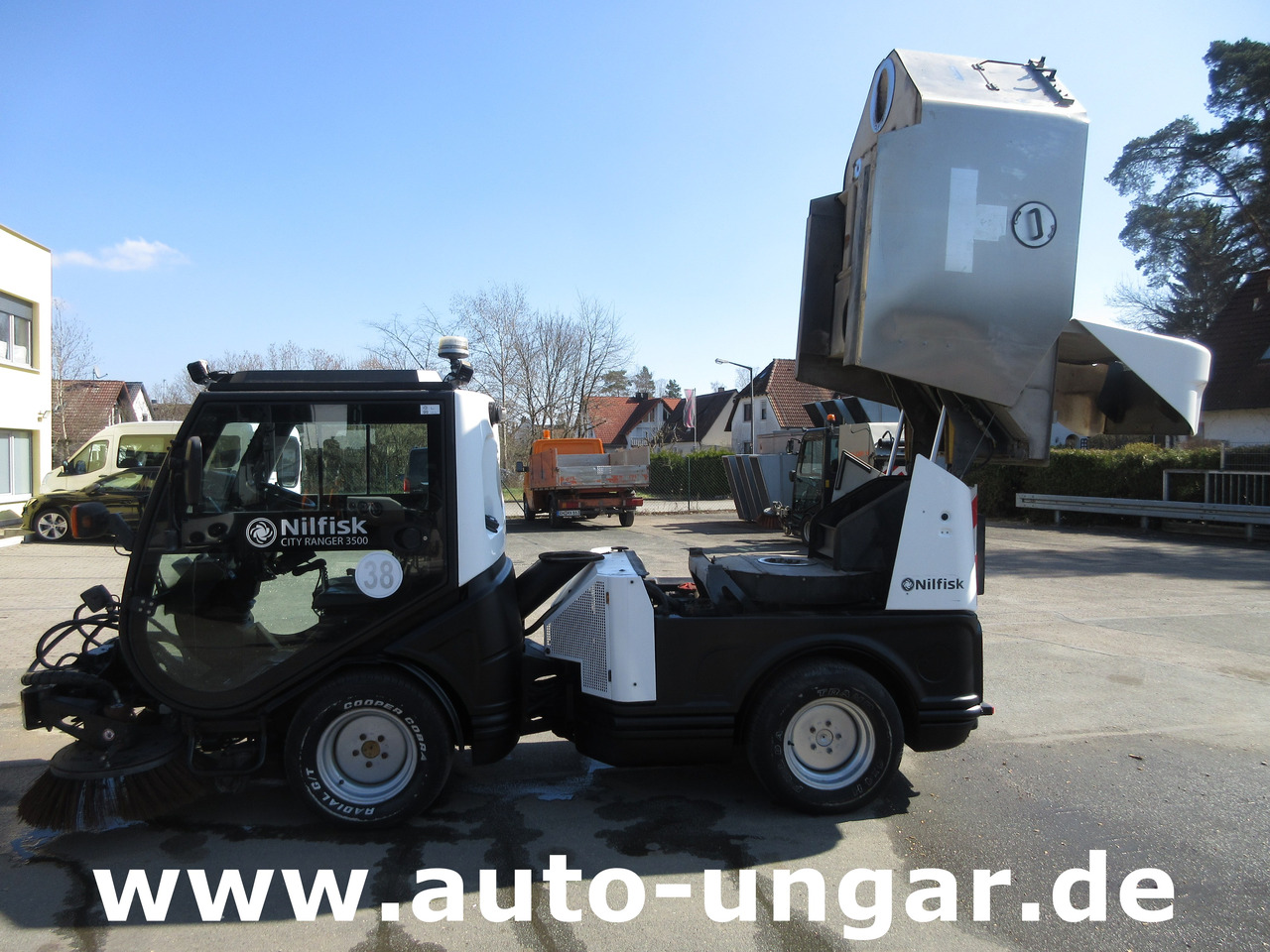 NILFISK CR3500 CityRanger Schmidt Flexigo Multigo 4x4 Kehrmaschine Geräteträger - Підмітально-прибиральна машина: фото 3 NILFISK CR3500 CityRanger Schmidt Flexigo Multigo 4x4 Kehrmaschine Geräteträger - Підмітально-прибиральна машина: фото 3
