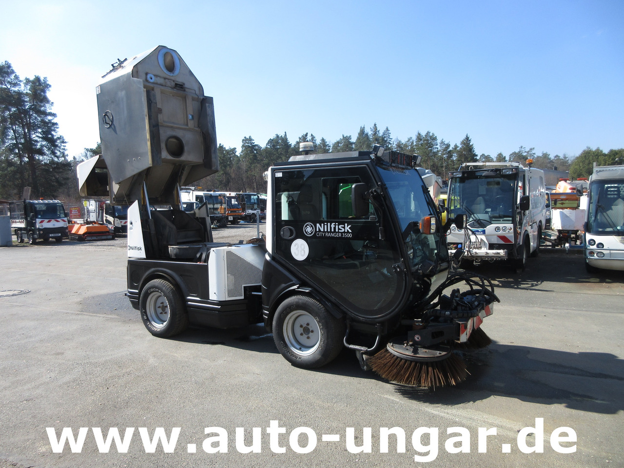 NILFISK CR3500 CityRanger Schmidt Flexigo Multigo 4x4 Kehrmaschine Geräteträger - Підмітально-прибиральна машина: фото 1 NILFISK CR3500 CityRanger Schmidt Flexigo Multigo 4x4 Kehrmaschine Geräteträger - Підмітально-прибиральна машина: фото 1