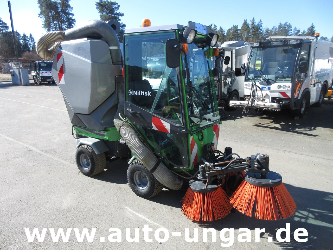 NILFISK Park Ranger 2150 Egholm Geräteträger mit Kehraufbau Baujahr 2018 Perkins - Підмітально-прибиральна машина: фото 1 NILFISK Park Ranger 2150 Egholm Geräteträger mit Kehraufbau Baujahr 2018 Perkins - Підмітально-прибиральна машина: фото 1