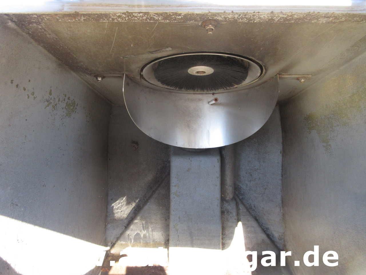 Підмітально-прибиральна машина NILFISK Park Ranger 2150 Egholm Geräteträger mit Kehraufbau Baujahr 2018 Perkins: фото 12