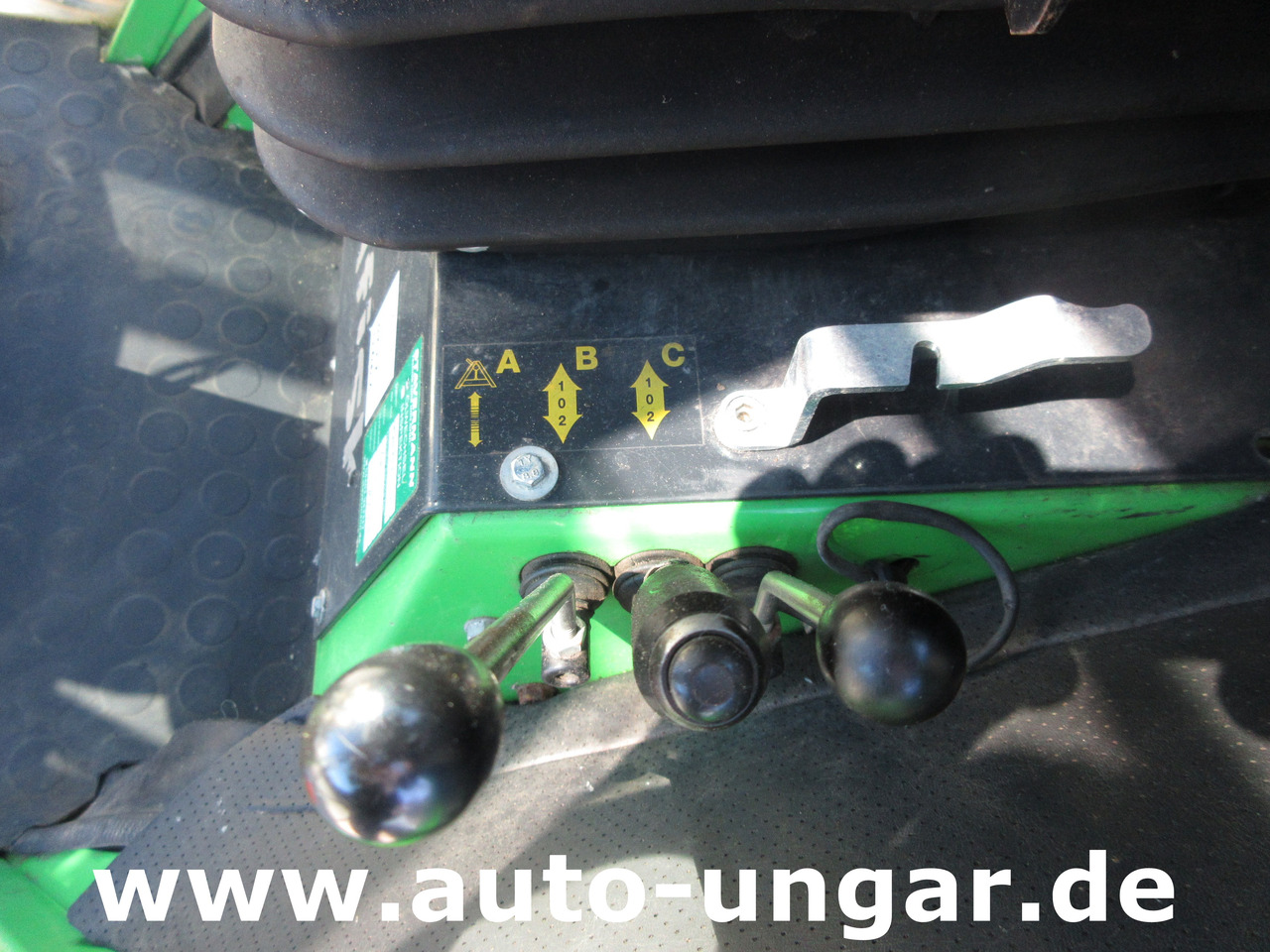 Підмітально-прибиральна машина NILFISK Park Ranger 2150 Egholm Geräteträger mit Kehraufbau Baujahr 2018 Perkins: фото 15