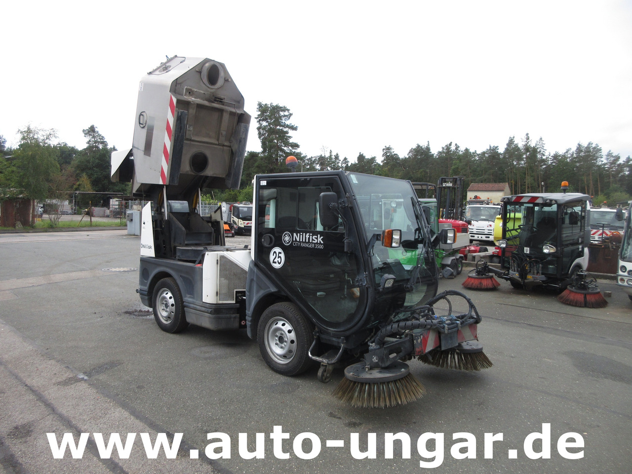 Nilfisk CR3500 CityRanger Schmidt Flexigo Multigo 4x4 Kehrmaschine Geräteträger - Підмітально-прибиральна машина: фото 1 Nilfisk CR3500 CityRanger Schmidt Flexigo Multigo 4x4 Kehrmaschine Geräteträger - Підмітально-прибиральна машина: фото 1