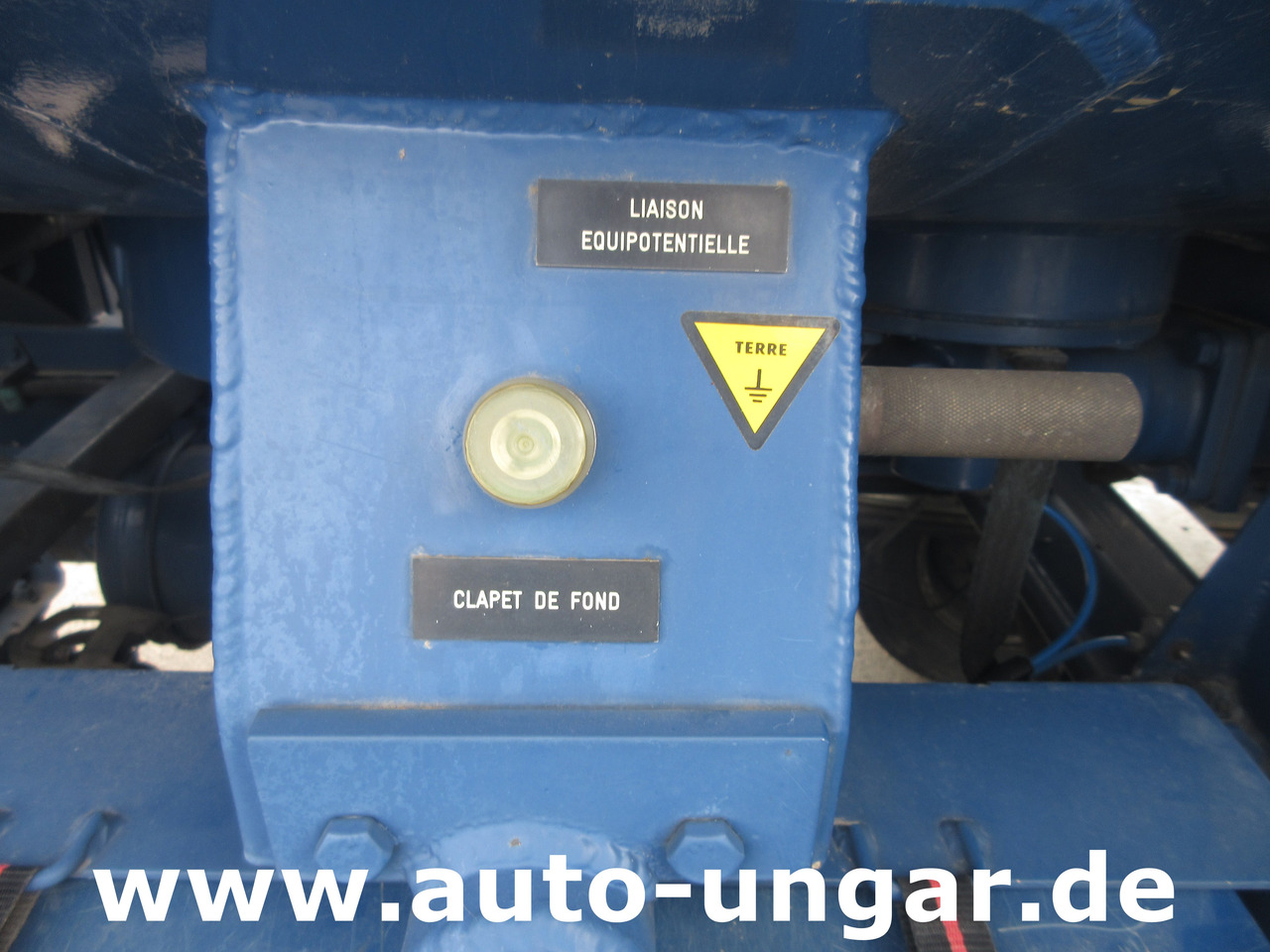 Вантажівка цистерна Для транспортування палива Renault B110 Titan Aviation AVGas Refueller Jet Tanker 2000l Aviteilleur GSE: фото 31