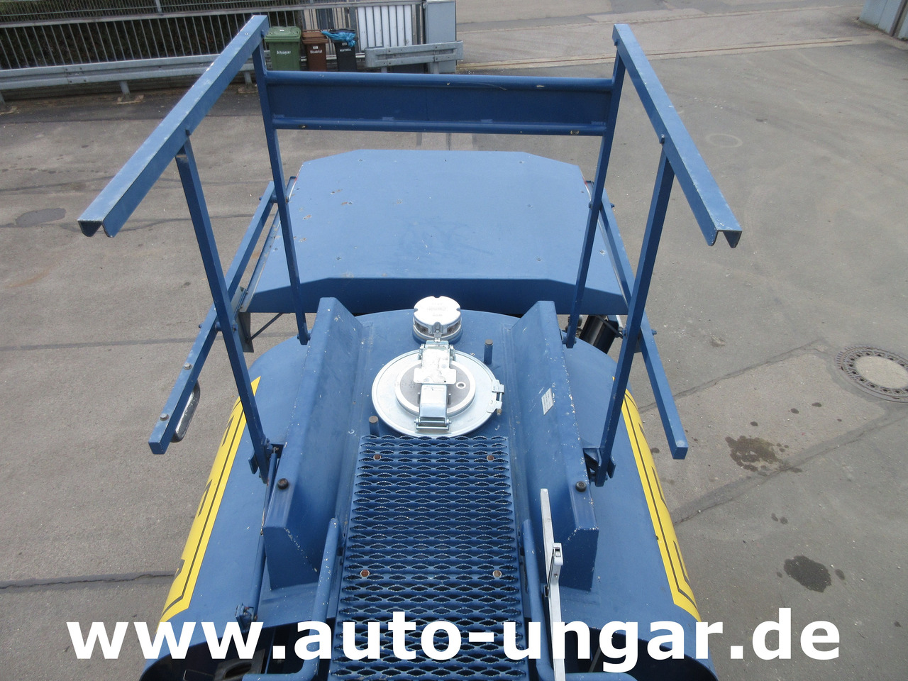 Вантажівка цистерна Для транспортування палива Renault B110 Titan Aviation AVGas Refueller Jet Tanker 2000l Aviteilleur GSE: фото 29