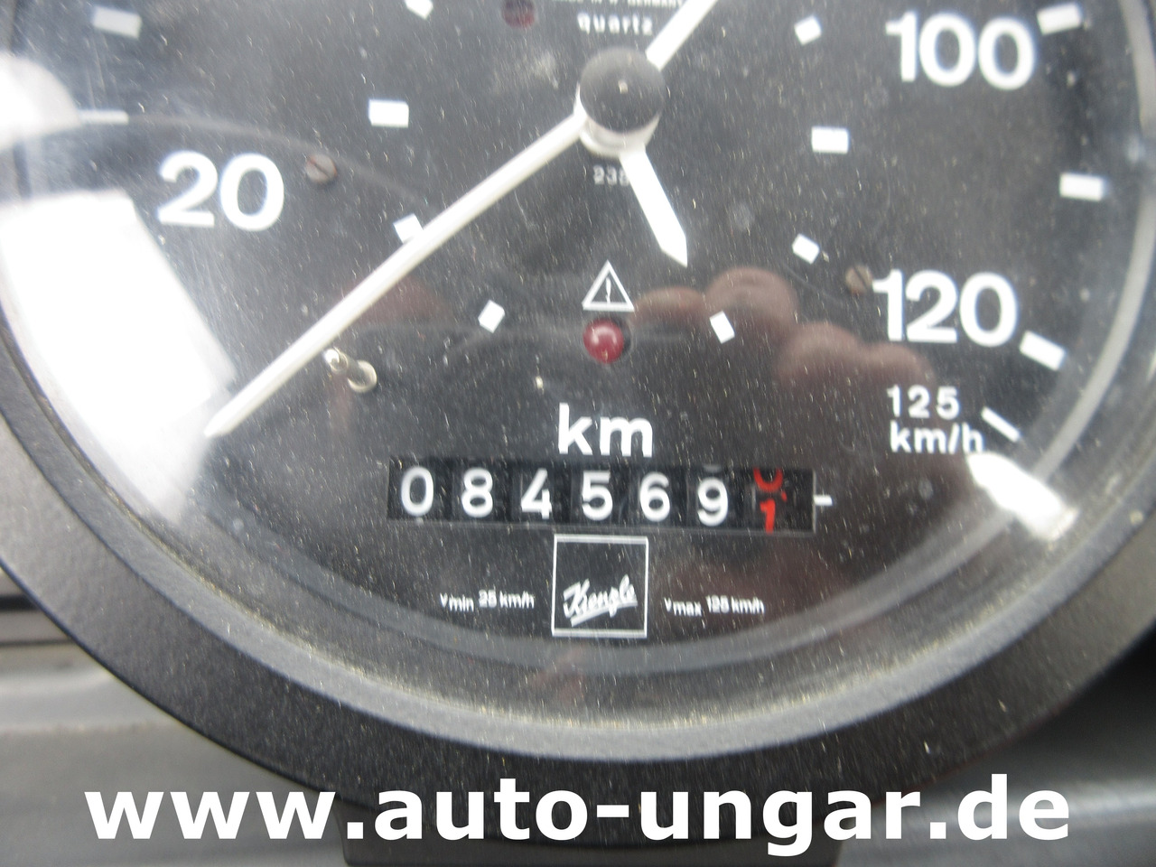 Вантажівка цистерна Для транспортування палива Renault B110 Titan Aviation AVGas Refueller Jet Tanker 2000l Aviteilleur GSE: фото 22