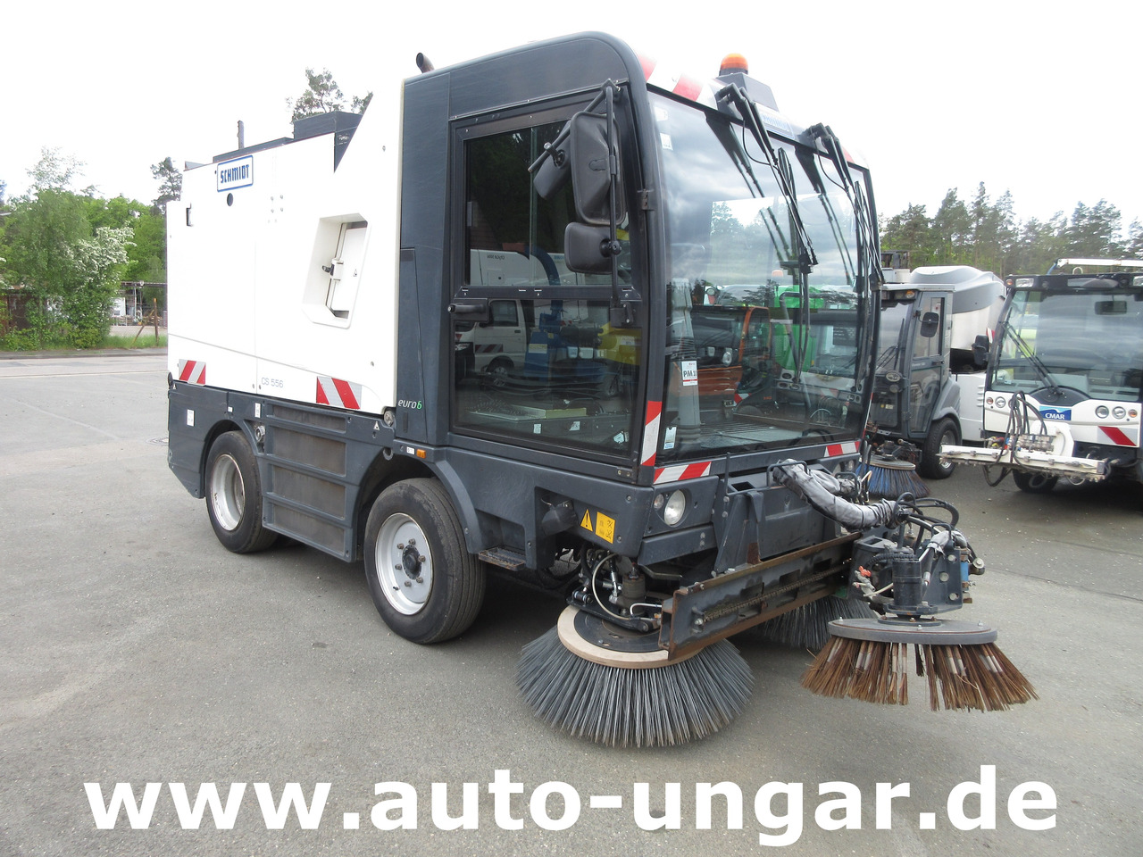 Schmidt Cleango 500 CS556 Euro 6 mit Wildkrautbesen Kehrmaschine aus 1. Hand - Підмітально-прибиральна машина: фото 1 Schmidt Cleango 500 CS556 Euro 6 mit Wildkrautbesen Kehrmaschine aus 1. Hand - Підмітально-прибиральна машина: фото 1