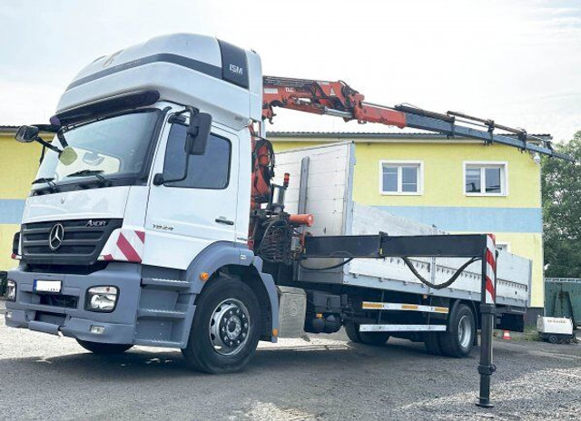 Mercedes-Benz 8m Axor 1824 - Бортова вантажівка/ Платформа, Вантажівка з маніпулятором: фото 1 Mercedes-Benz 8m Axor 1824 - Бортова вантажівка/ Платформа, Вантажівка з маніпулятором: фото 1