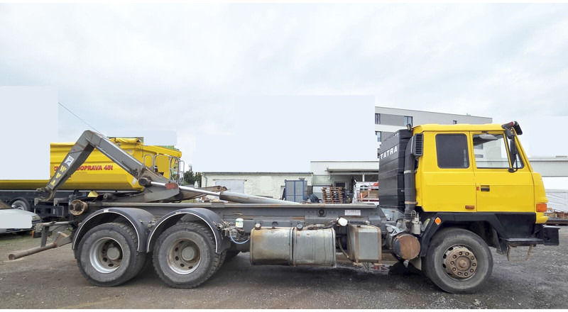 Tatra 815 - Гаковий мультиліфт вантажівка: фото 1 Tatra 815 - Гаковий мультиліфт вантажівка: фото 1