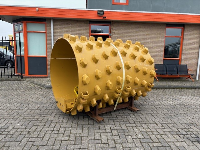 CATERPILLAR CS10/CS11/CS12/CS13 Padfoot kit - Дорожній каток: фото 1 CATERPILLAR CS10/CS11/CS12/CS13 Padfoot kit - Дорожній каток: фото 1