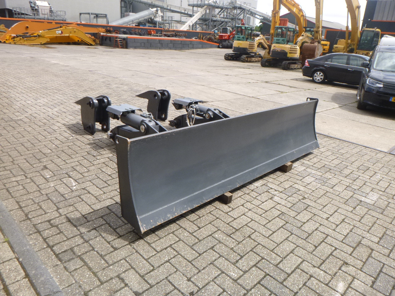 DOOSAN DX235LCR - Відвал в категорії Гусеничні екскаватори: фото 5 DOOSAN DX235LCR - Відвал в категорії Гусеничні екскаватори: фото 5