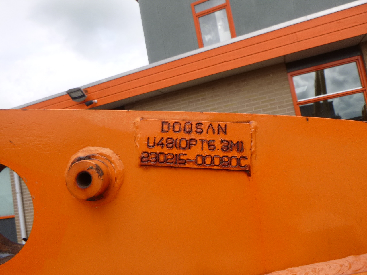 DOOSAN DX480/DX520/DX530 - Стріла в категорії Екскаватори: фото 5 DOOSAN DX480/DX520/DX530 - Стріла в категорії Екскаватори: фото 5