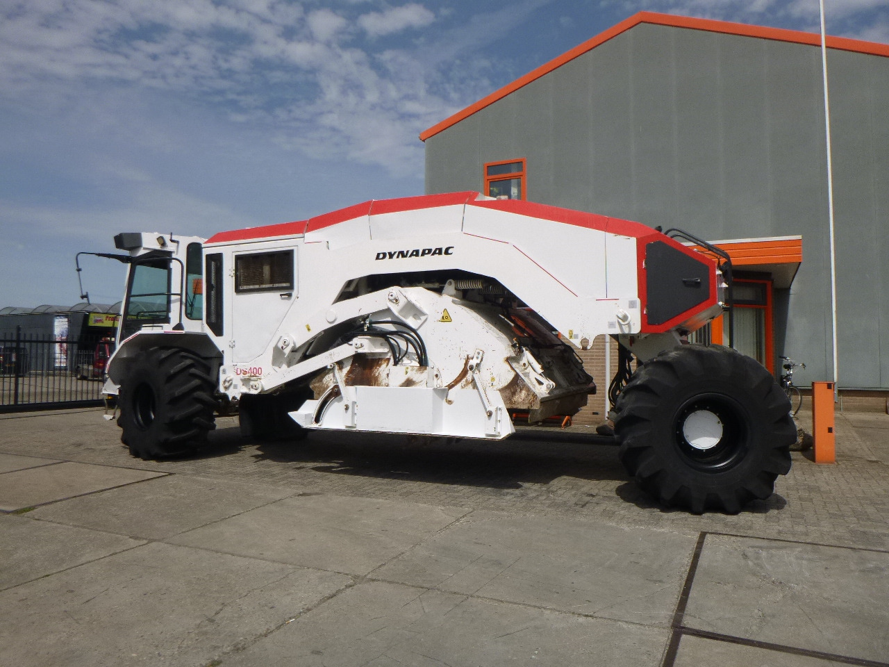 DYNAPAC DS400(RABAUD ROTOSTAB 525) - Cтабілізатор грунту: фото 1 DYNAPAC DS400(RABAUD ROTOSTAB 525) - Cтабілізатор грунту: фото 1