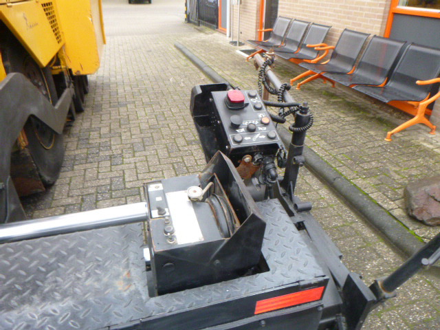 Асфальтоукладач INGERSOLL RAND ABG TITAN 473: фото 8